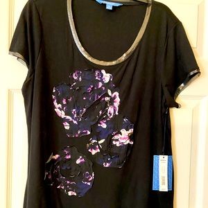 Pretty woman’s black short sleeved shirt XL